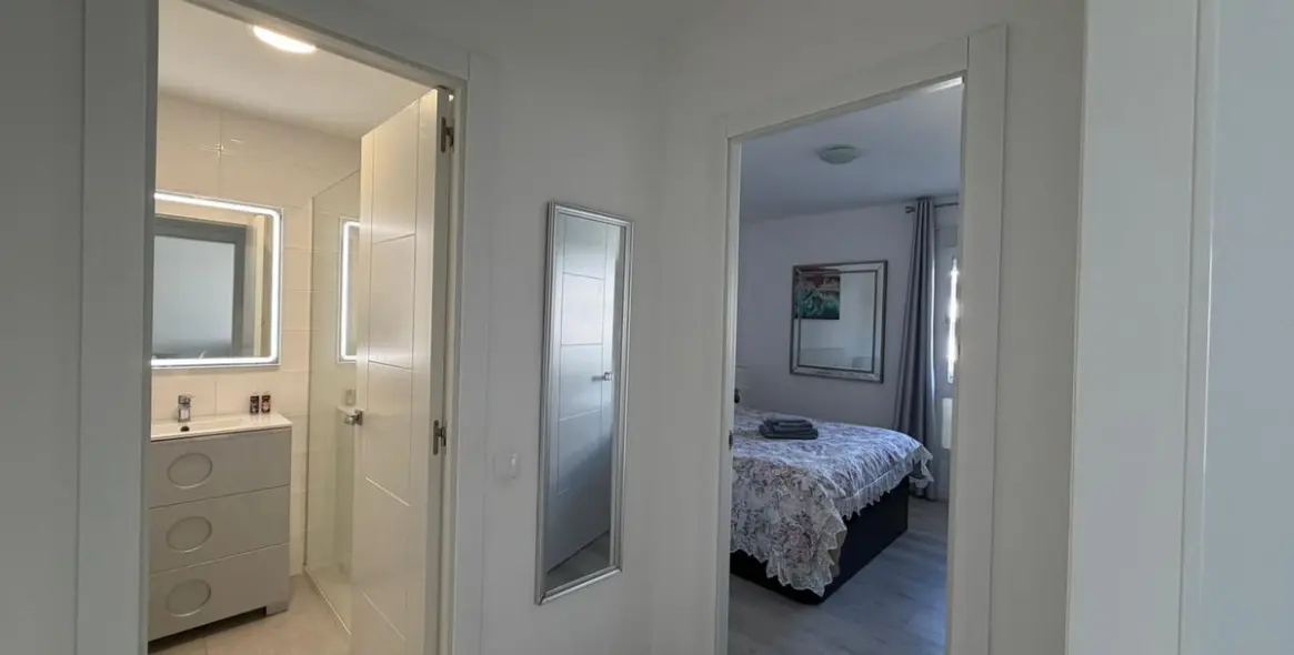 Alquiler a corto plazo de apartamento en planta media en Nueva Andalucía 12