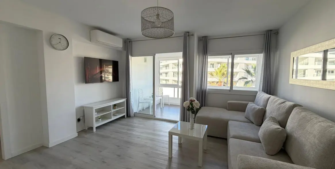 Alquiler a corto plazo de apartamento en planta media en Nueva Andalucía 14