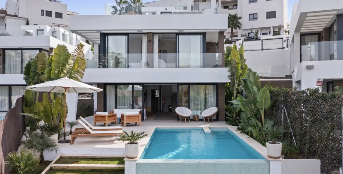 Краткосрочная аренда  отдельно стоящей виллы в Estepona 1