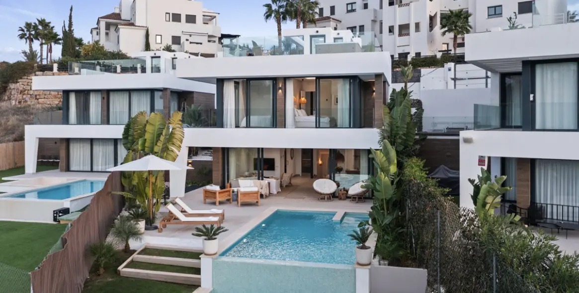 Краткосрочная аренда  отдельно стоящей виллы в Estepona 2