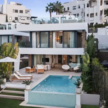 Alquiler a corto plazo de villa independiente en Estepona