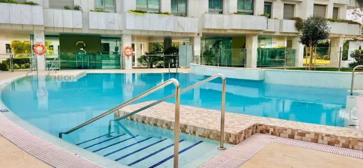 Long-term rent of middle floor apartment in The Golden Mile 0