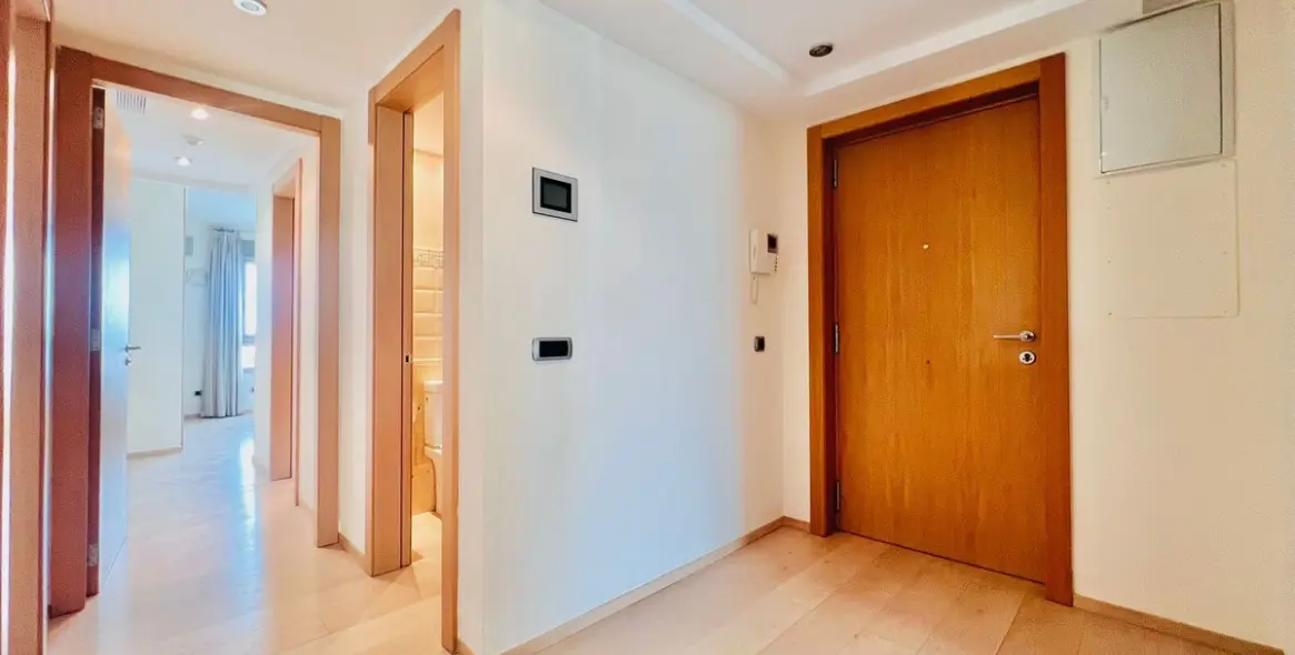 Long-term rent of middle floor apartment in The Golden Mile 10