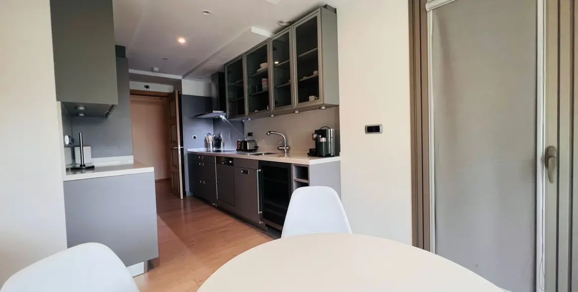 Long-term rent of middle floor apartment in The Golden Mile 12