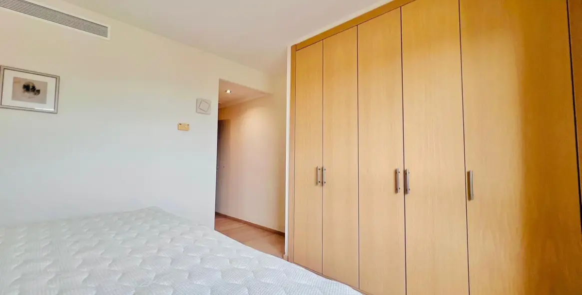 Long-term rent of middle floor apartment in The Golden Mile 15