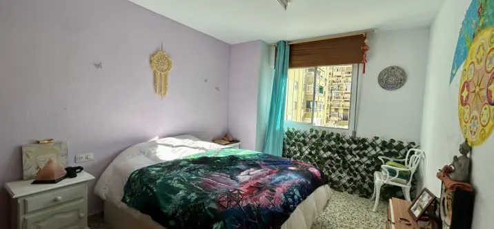 Sale of middle floor apartment in Torremolinos Centro 2