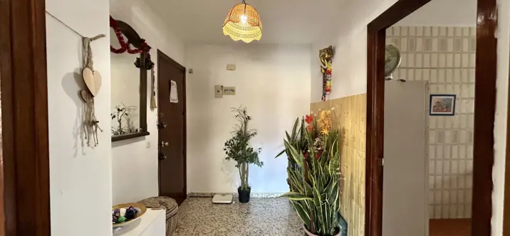 Sale of middle floor apartment in Torremolinos Centro 3