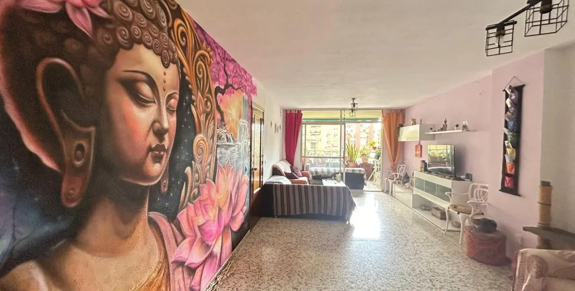 Sale of middle floor apartment in Torremolinos Centro 5