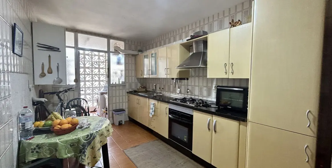 Sale of middle floor apartment in Torremolinos Centro 6