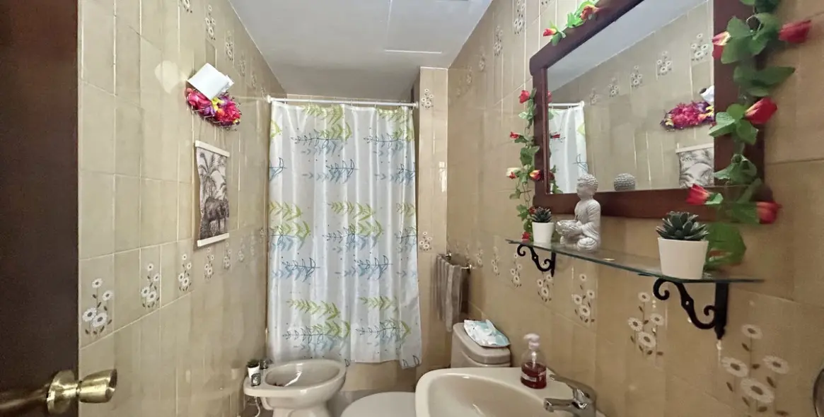 Sale of middle floor apartment in Torremolinos Centro 9