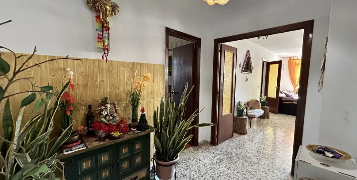 Sale of middle floor apartment in Torremolinos Centro 10