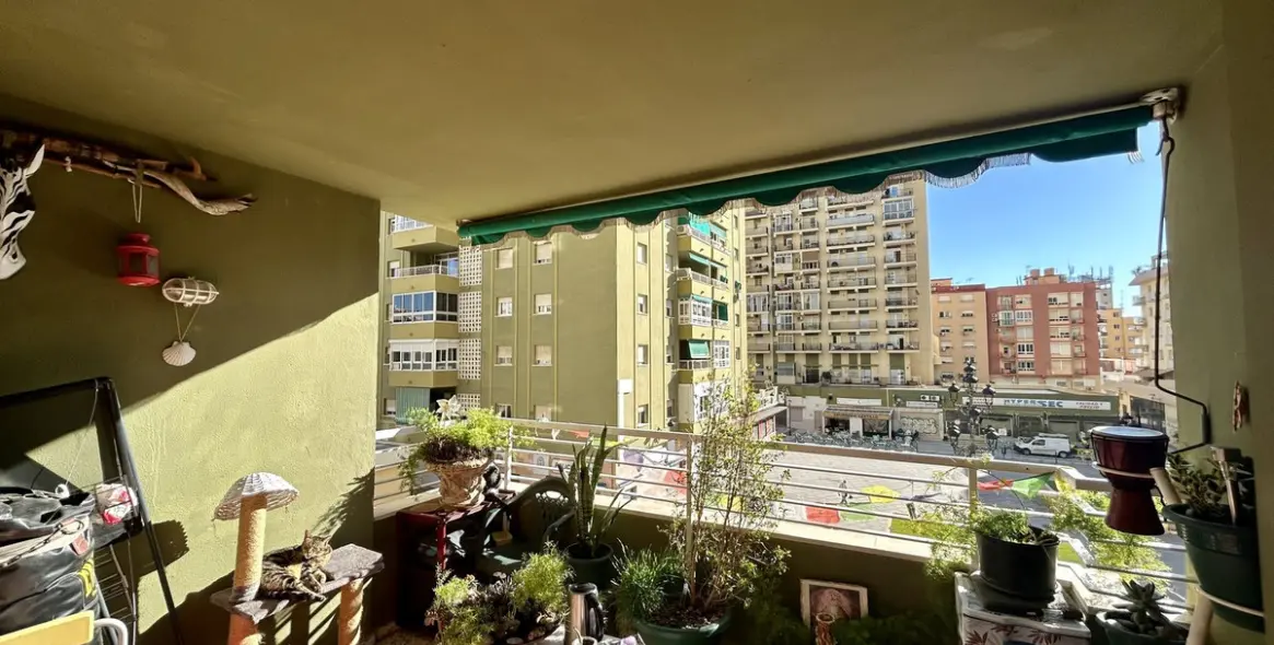 Sale of middle floor apartment in Torremolinos Centro 11