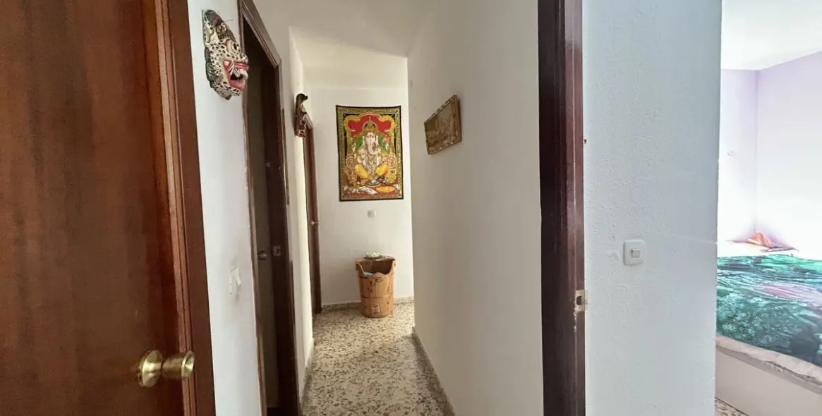 Sale of middle floor apartment in Torremolinos Centro 16