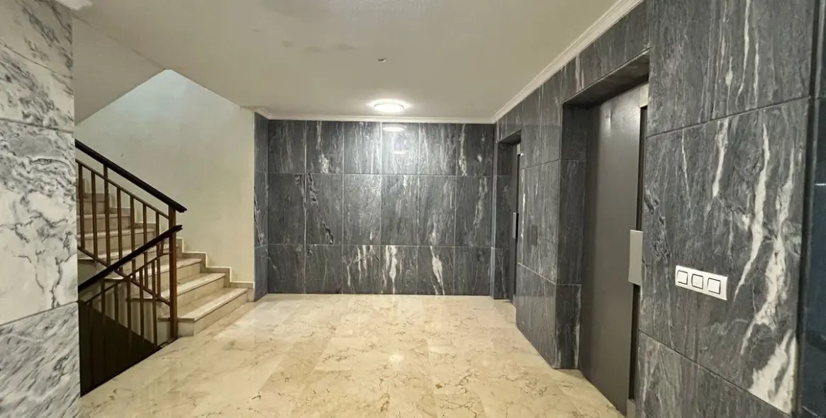 Продажа апартаментов на среднем этаже в Torremolinos Centro 23