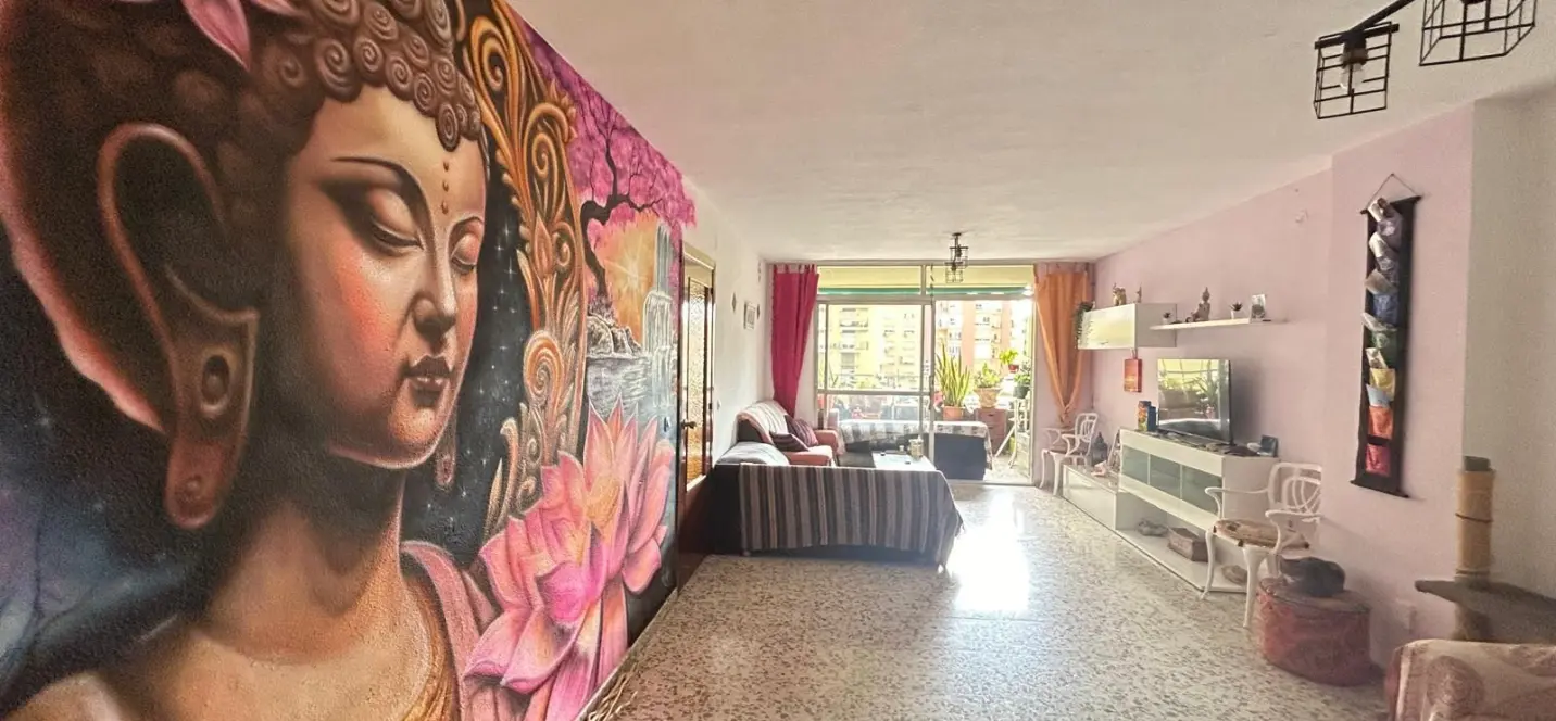 Sale of middle floor apartment in Torremolinos Centro 4