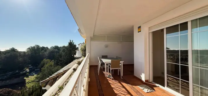 Venta de apartamento en planta media en Río Real 1