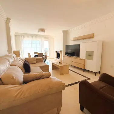 Venta de apartamento en planta media en Río Real