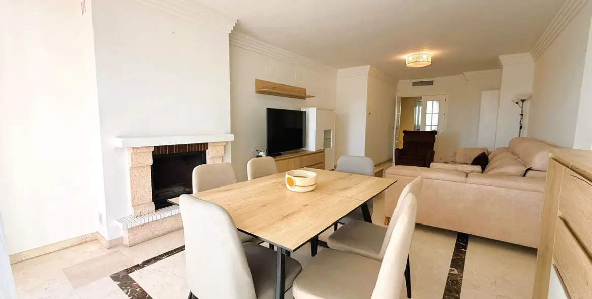 Продажа апартаментов на среднем этаже в Río Real 5