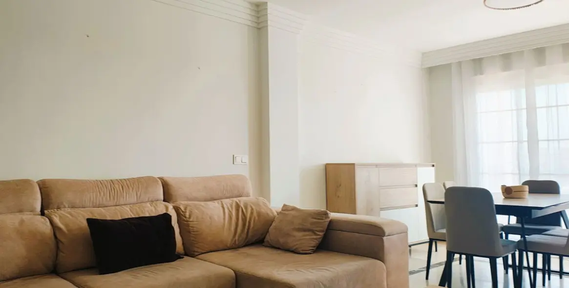 Sale of middle floor apartment in Río Real 15
