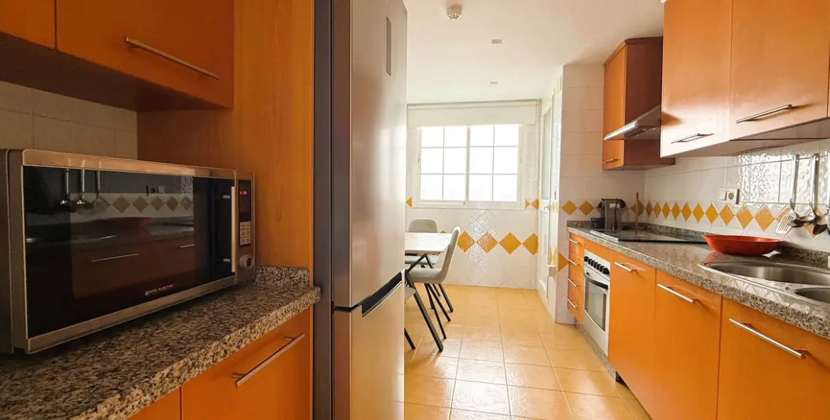 Sale of middle floor apartment in Río Real 17