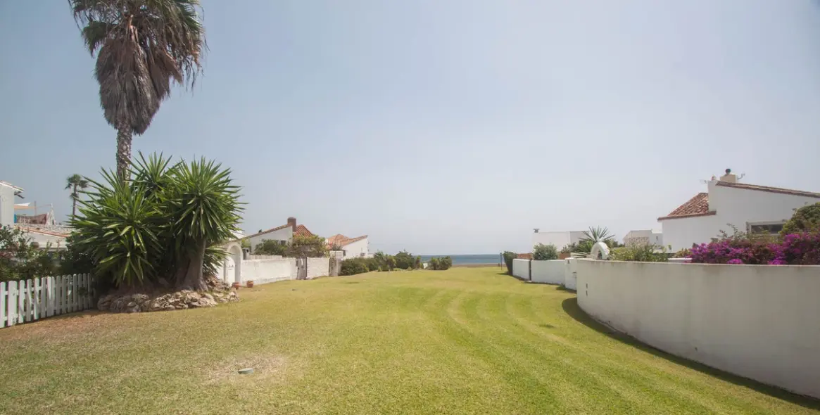 Sale of townhouse in Estepona 1