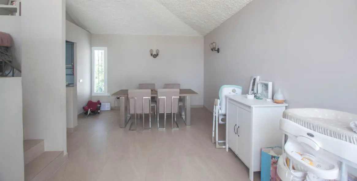 Sale of townhouse in Estepona 4
