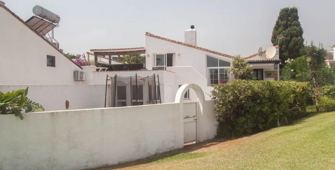 Sale of townhouse in Estepona 12
