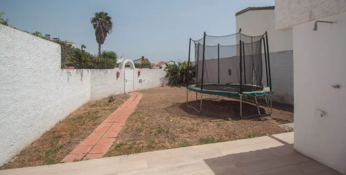 Sale of townhouse in Estepona 15