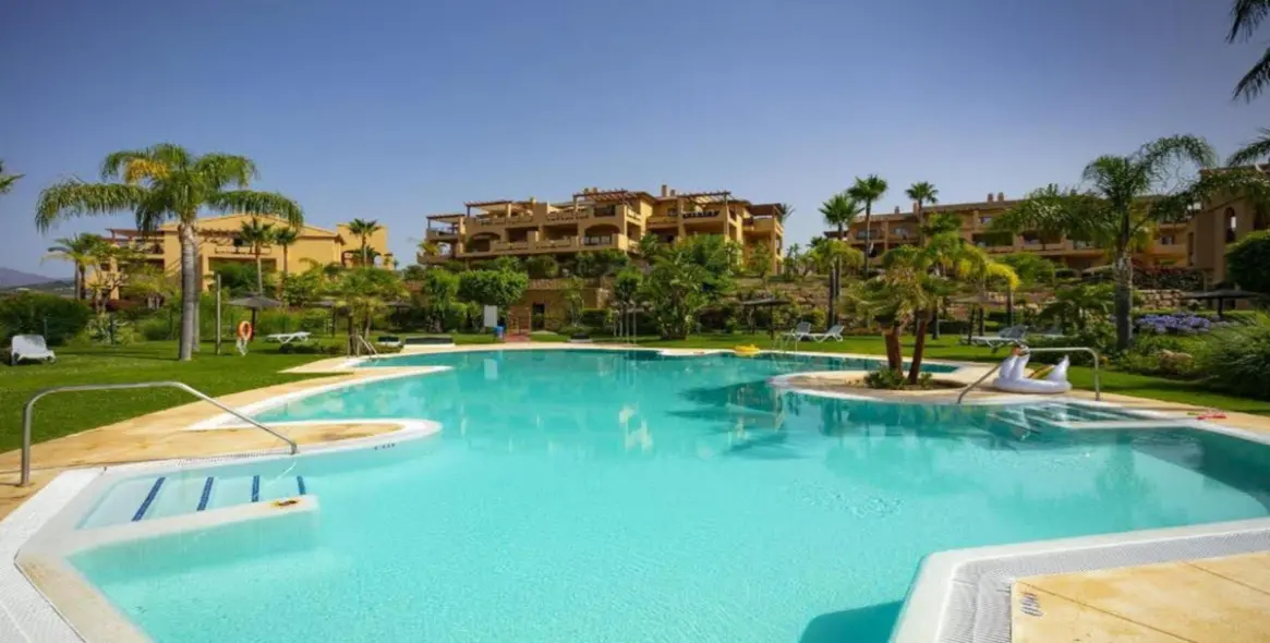 Venta de apartamento en planta baja en El Paraiso 1