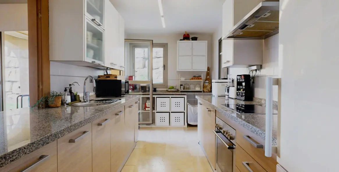 Sale of ground floor apartment in Benahavís 22