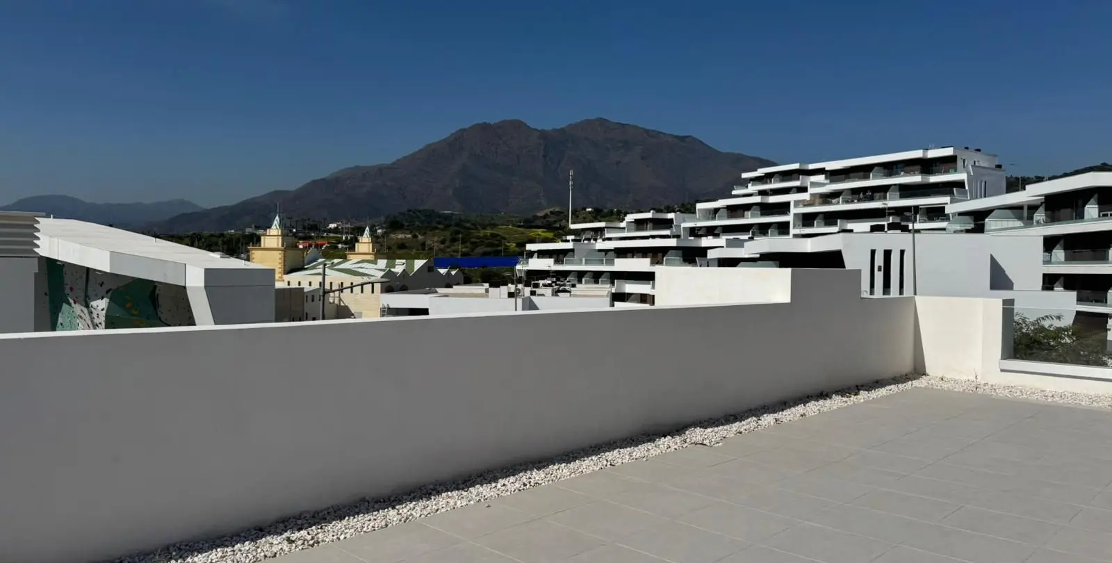 Sale of penthouse in Estepona 7
