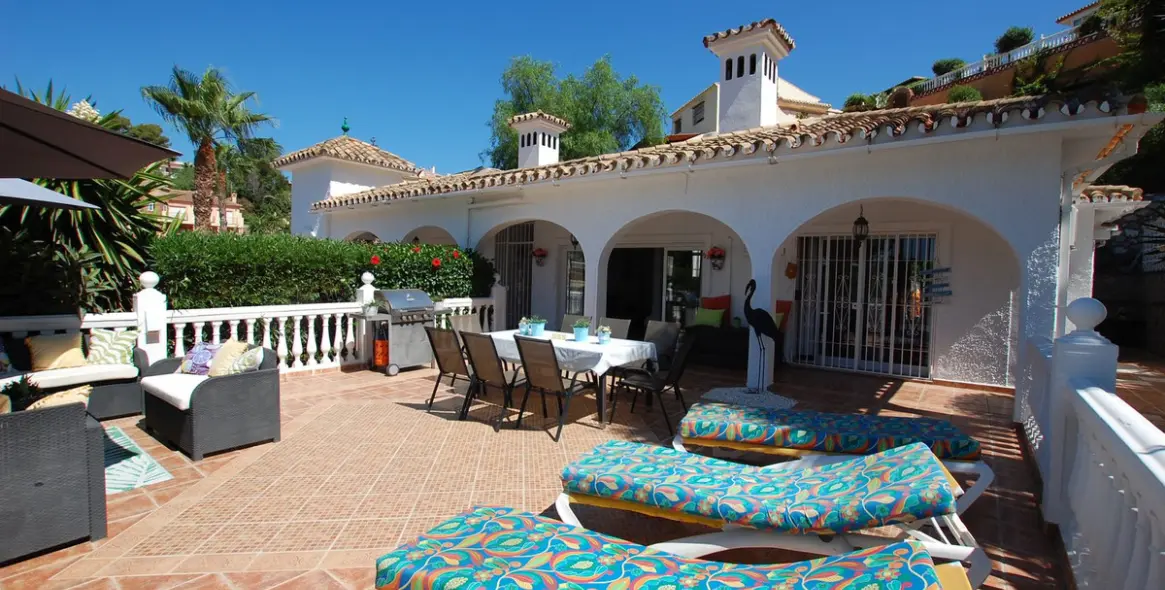 Sale of detached villa in Mijas Costa 1
