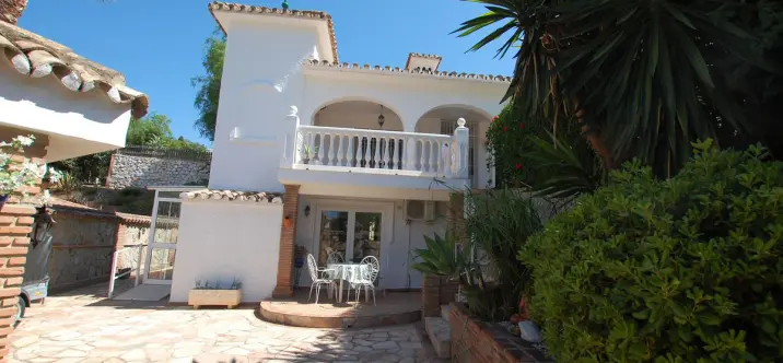 Sale of detached villa in Mijas Costa 1