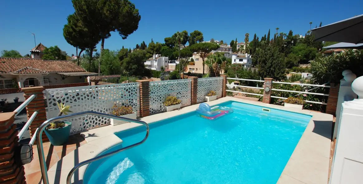 Sale of detached villa in Mijas Costa 3