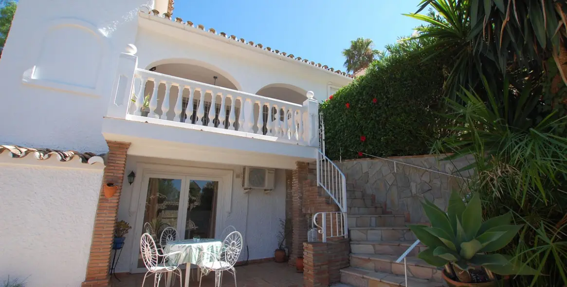 Sale of detached villa in Mijas Costa 10