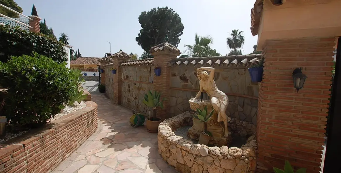 Sale of detached villa in Mijas Costa 14
