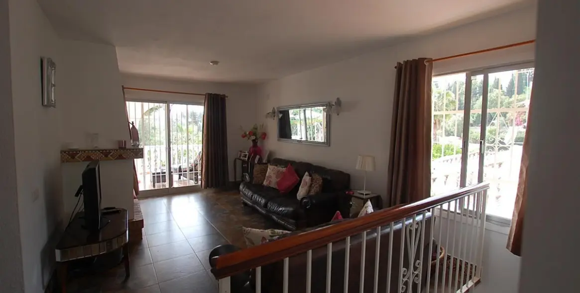 Продажа  отдельно стоящей виллы в Campo Mijas 23