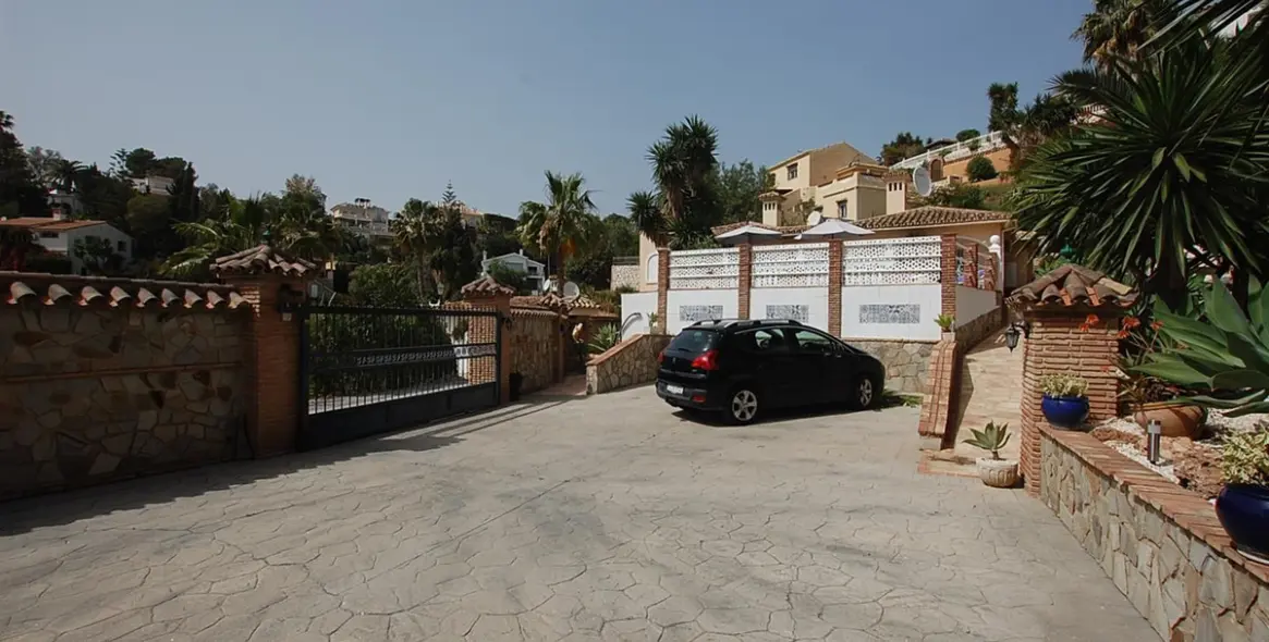 Продажа  отдельно стоящей виллы в Campo Mijas 42