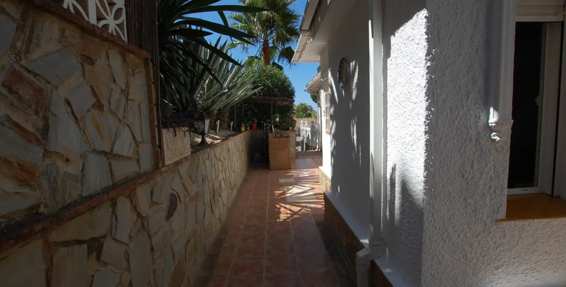 Продажа  отдельно стоящей виллы в Campo Mijas 47