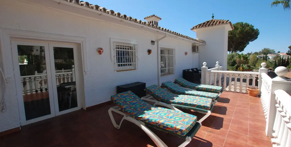 Продажа  отдельно стоящей виллы в Campo Mijas 49