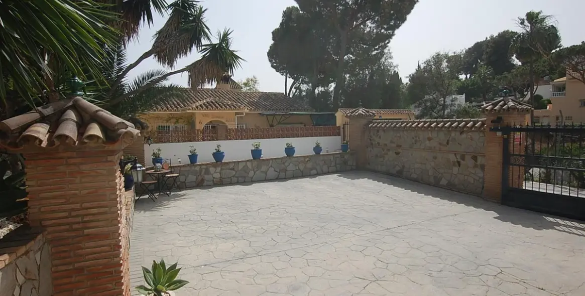 Продажа  отдельно стоящей виллы в Campo Mijas 53