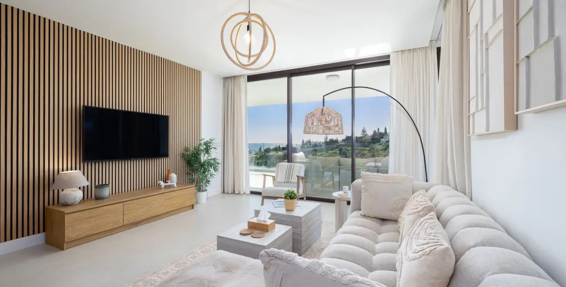 Sale of middle floor apartment in Fuengirola 1