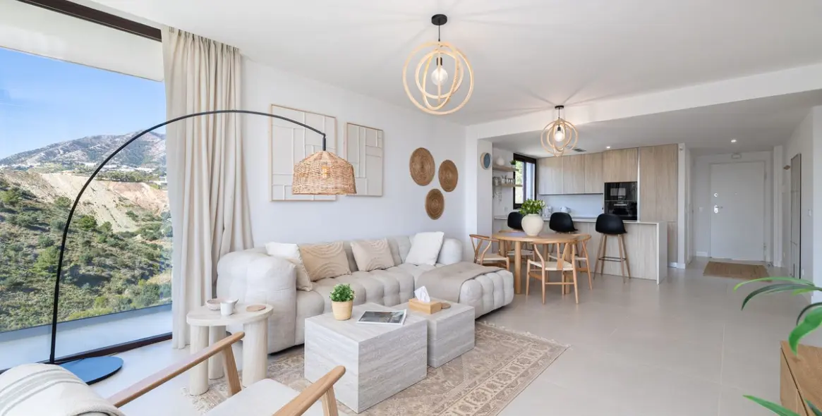 Sale of middle floor apartment in Fuengirola 3