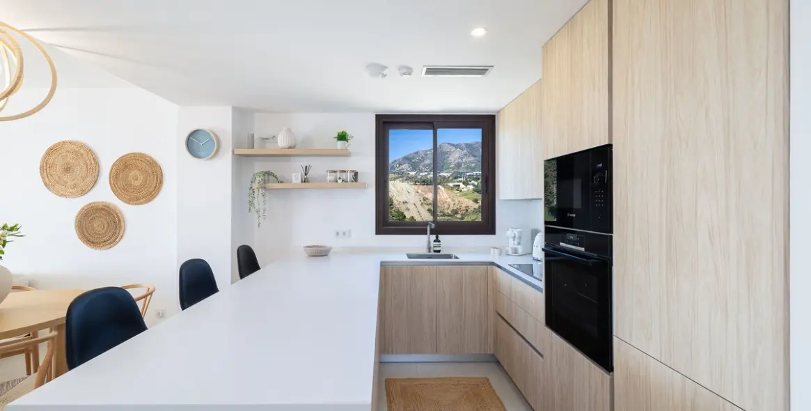 Sale of middle floor apartment in Fuengirola 7