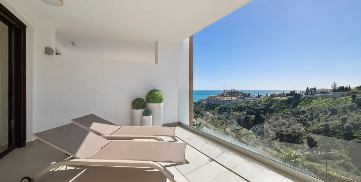 Sale of middle floor apartment in Fuengirola 10