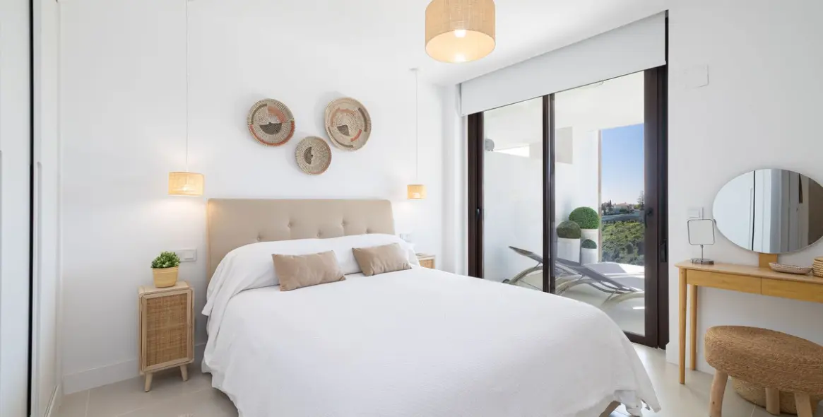 Sale of middle floor apartment in Fuengirola 11