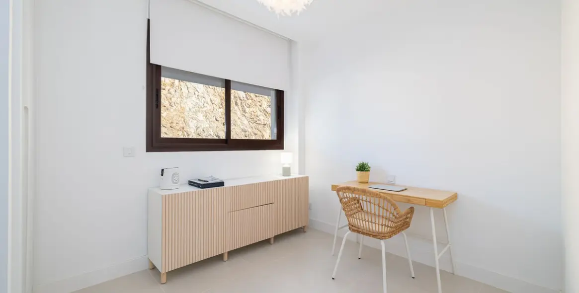 Sale of middle floor apartment in Fuengirola 19