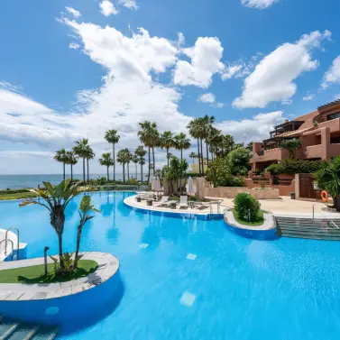 Sale of ground floor apartment in New Golden Mile