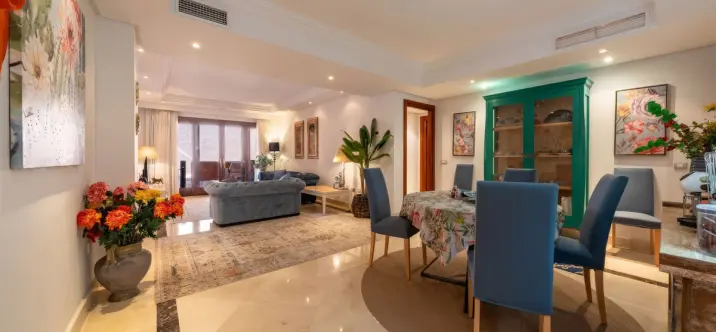 Sale of ground floor apartment in New Golden Mile 1