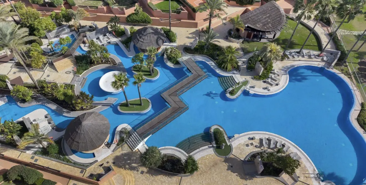 Sale of ground floor apartment in New Golden Mile 4